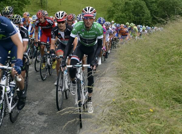 Frank Schleck (RadioShack-Nissan) in green at the Tour de Suisse
