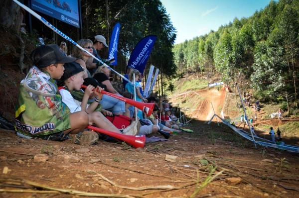 Young spectators came out to support their heros.