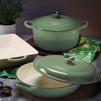 Aldi shallow casserole, dutch oven and baking dish in green colourway.