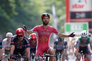 Nacer Bouhanni crosses the line first but is later relegated at the Euroeyes Cyclassics Hamburg