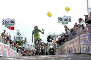 Stage 15 - Basso prevails on the Zoncolan