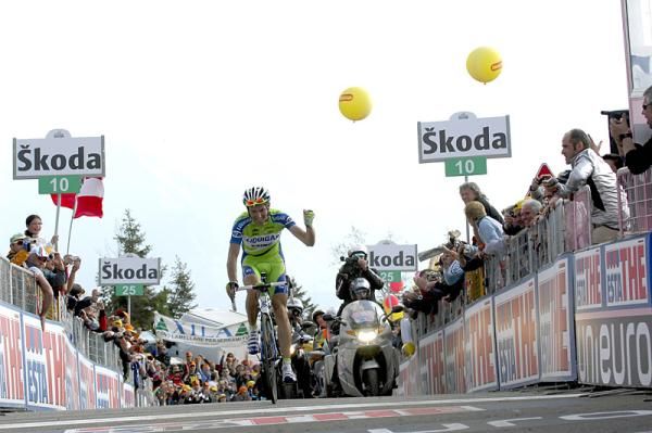 Ivan Basso (Liquigas - Doimo) soloed to victory atop the Zoncolan and moved into 3rd on general classification.