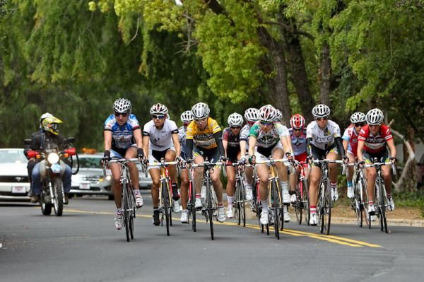 Another break gets away in the women's race.