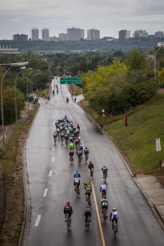 The field gets the breakaway in sight