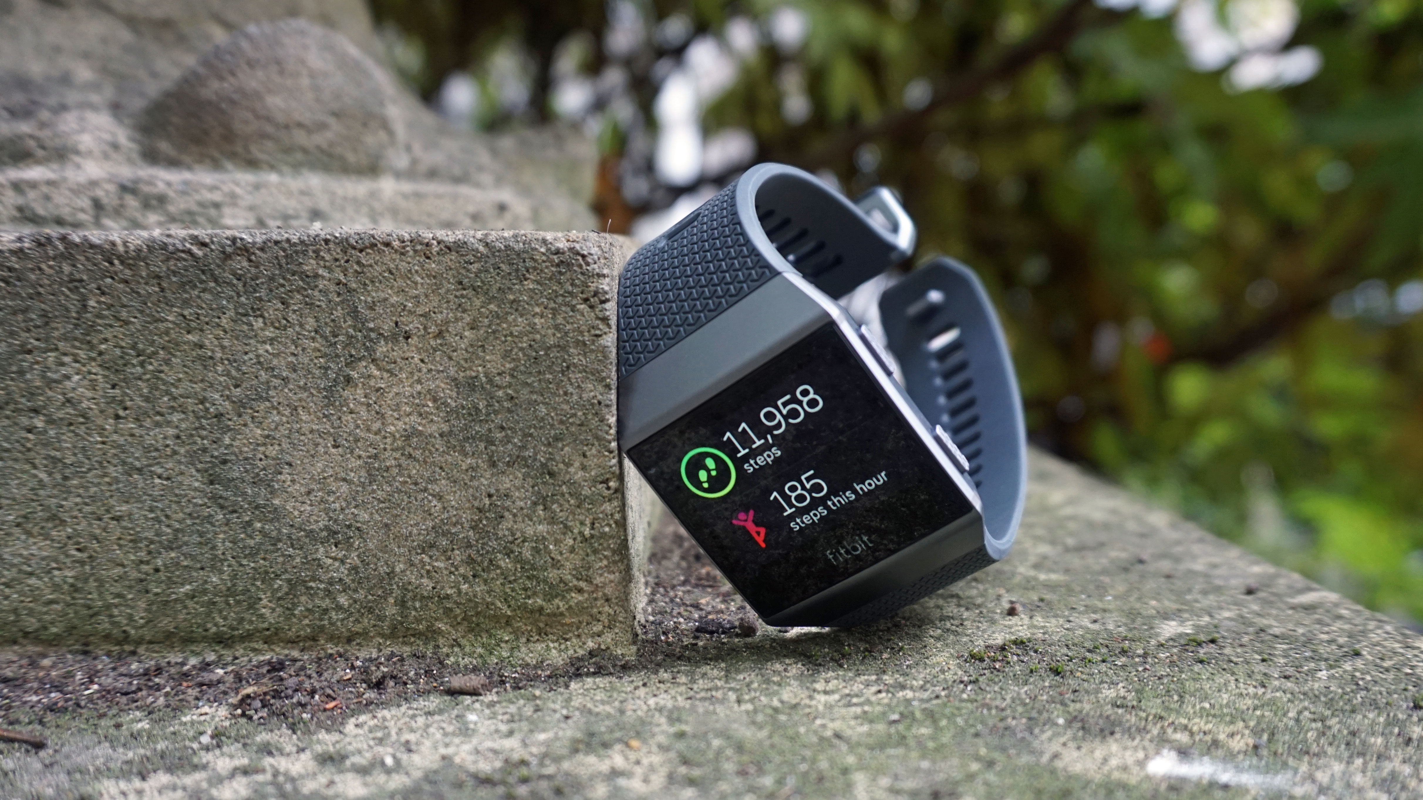 Fitbit Versa vs Fitbit Ionic | TechRadar