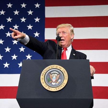 Flag of the united states, Speech, Flag, Public speaking, Flag Day (USA), Military officer, Event, Spokesperson, Gesture, Veterans day, 