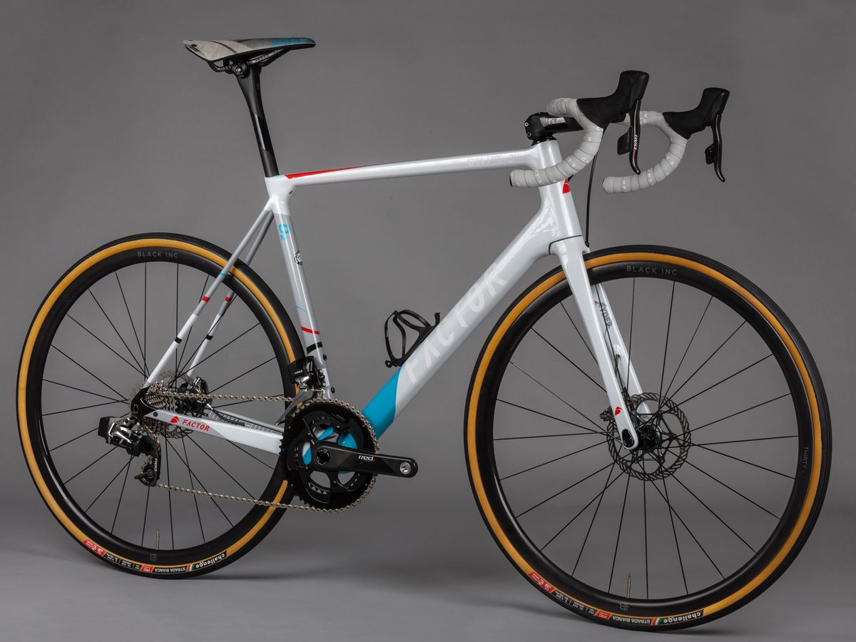 Factor have paired the full build with finishing kit and wheels from Black Inc