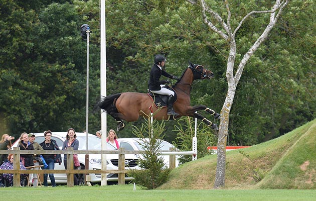 Kenneth Graham and Lenamore Lucy Lou take a heart-stopping leap on to Hickstead&rsquo;s Derby bank