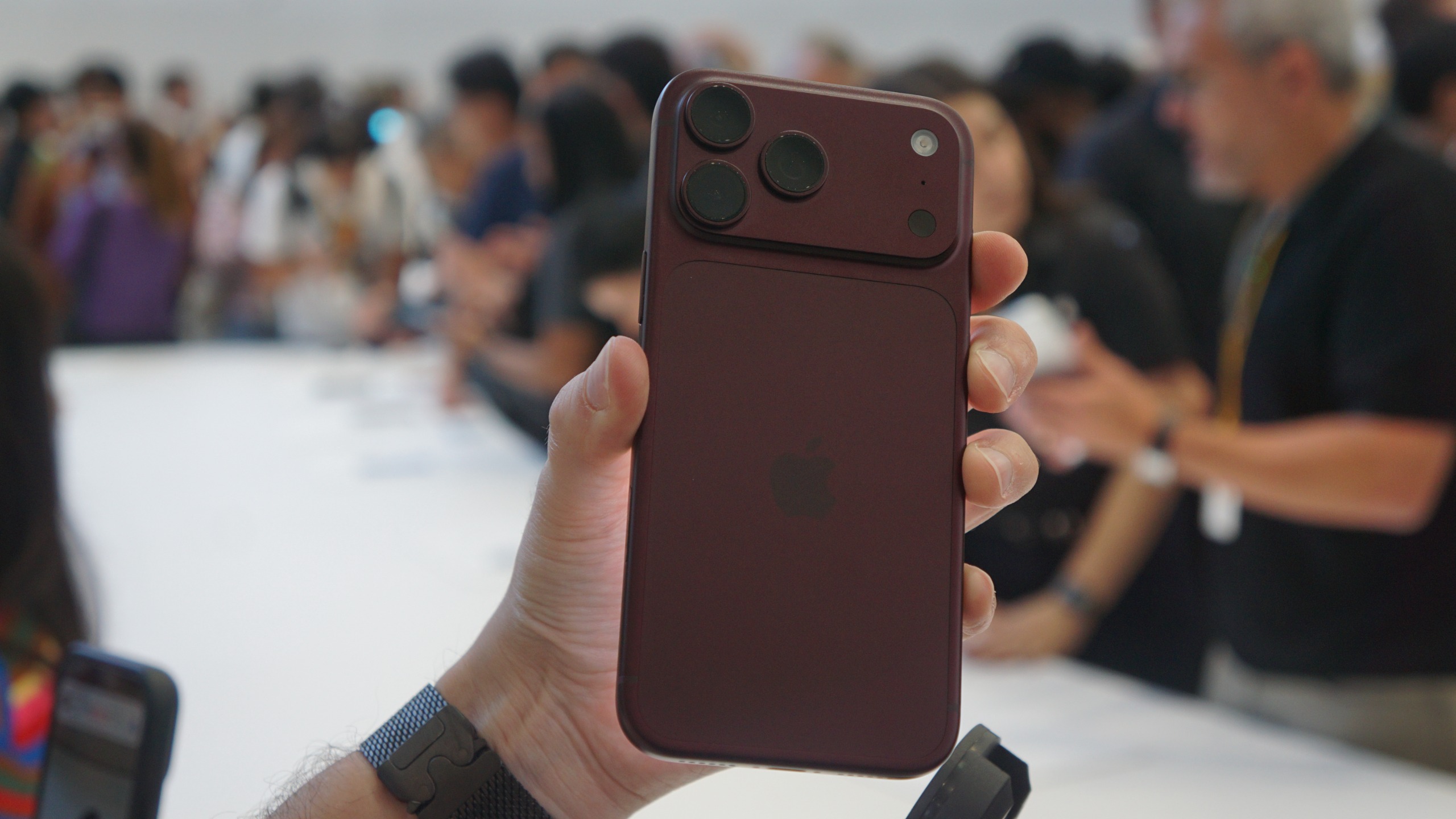Apple iPhone 18 Pro and iPhone 18 Pro Max Hands-On