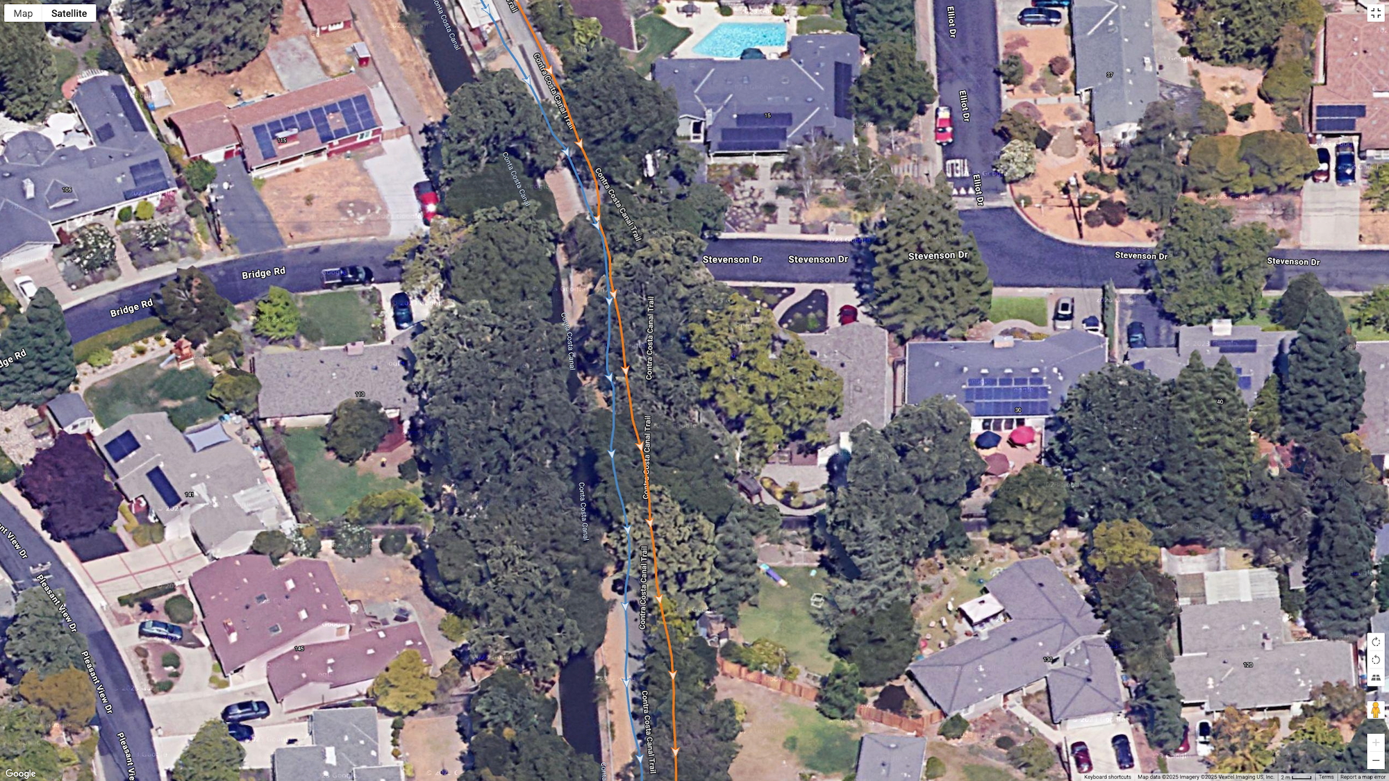 A Google Earth satellite map showing two GPS lines for the Suunto Race 2 and Garmin Venu X1 for the same run, showing how accurate they are.