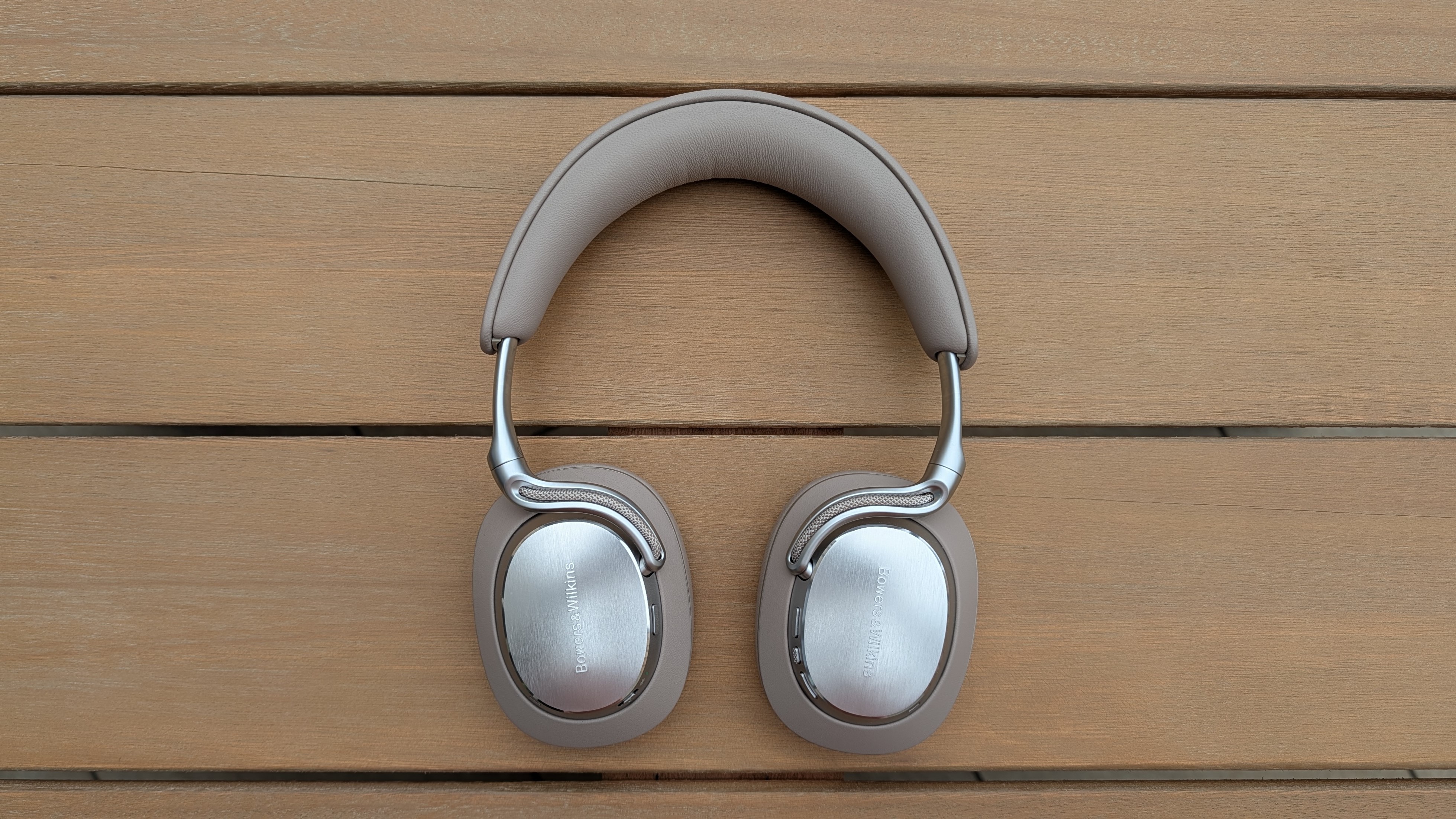 Bowers &amp; Wilkins Px8 S2