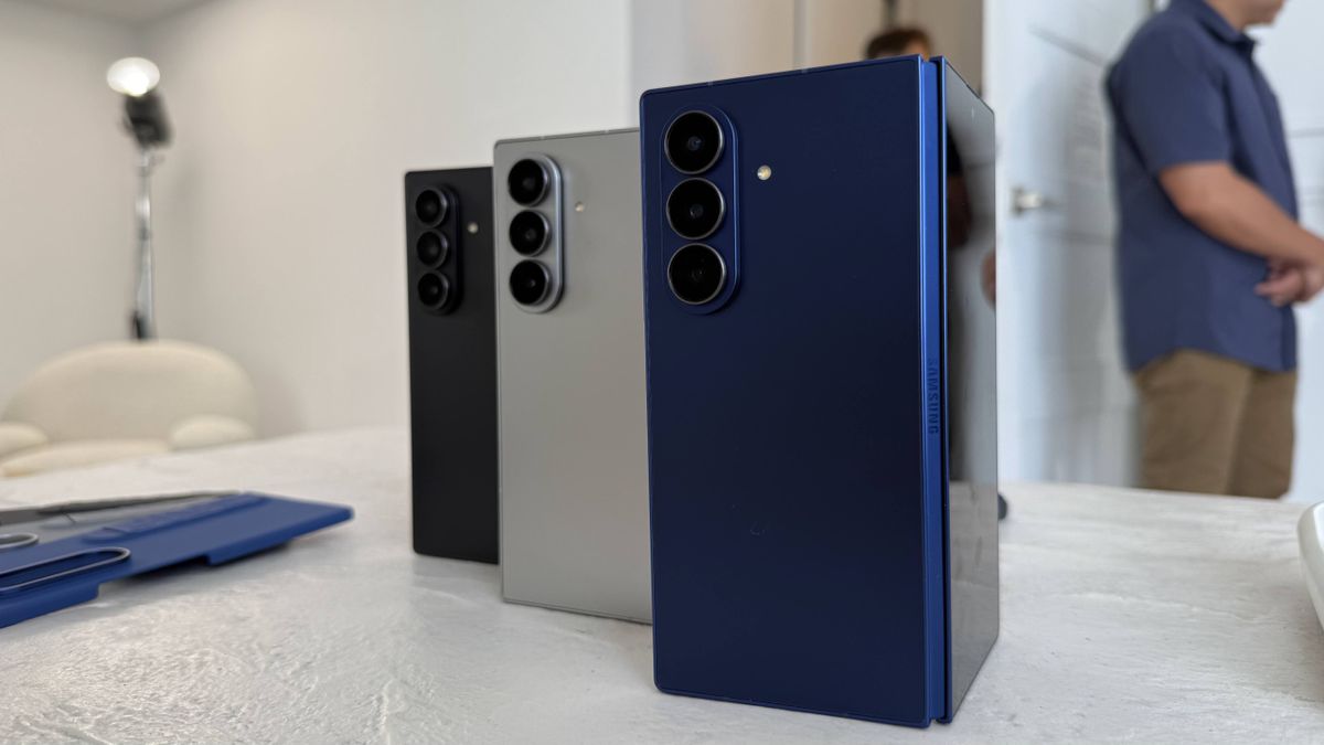 ما هو اللون المناسب لشراء Samsung Galaxy Z Fold 7؟