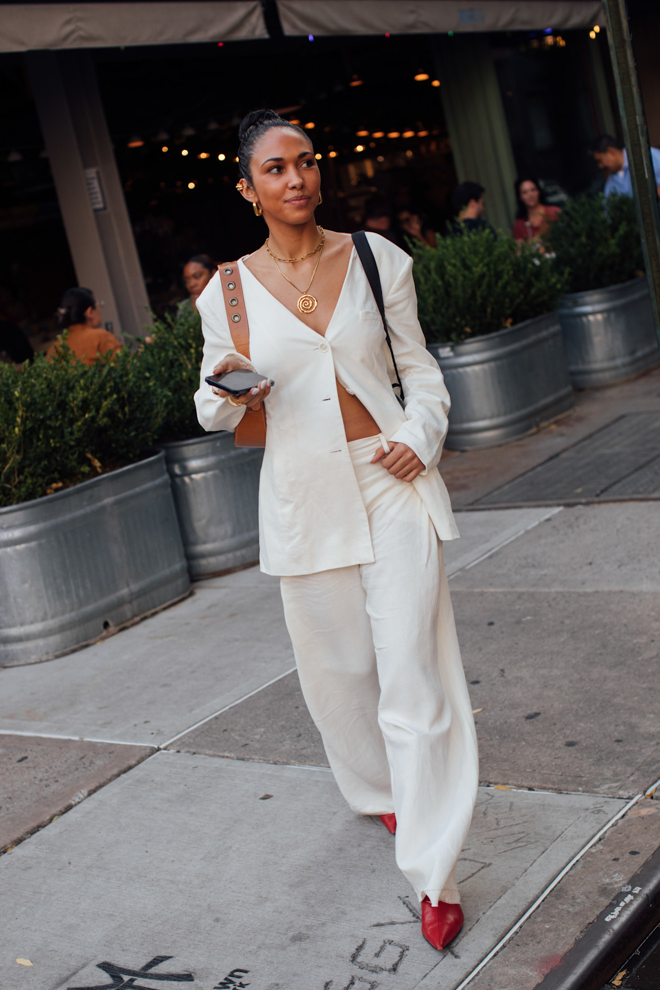woman wearing all white in New York