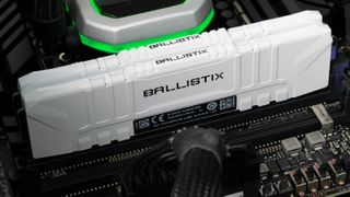 Crucial Ballistix DDR4-3200 C16