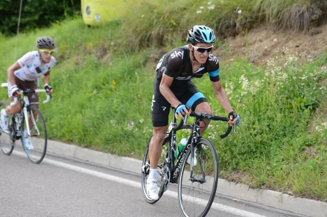 Sergio Henao (Sky) pushes the pace on the climb to the finish