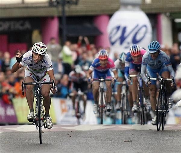 Paolo Bettini (Quick Step) escapes for a win