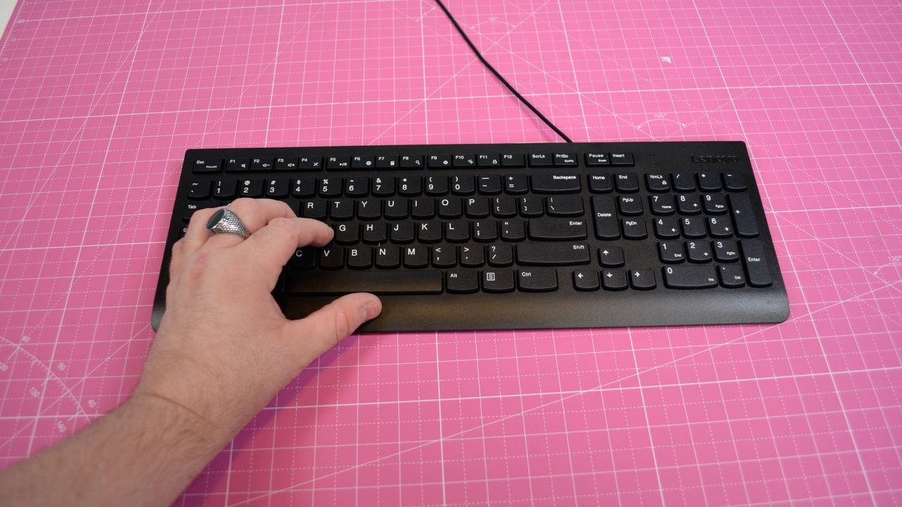 Keyboard that comes included with the Lenovo Legion Tower 5i