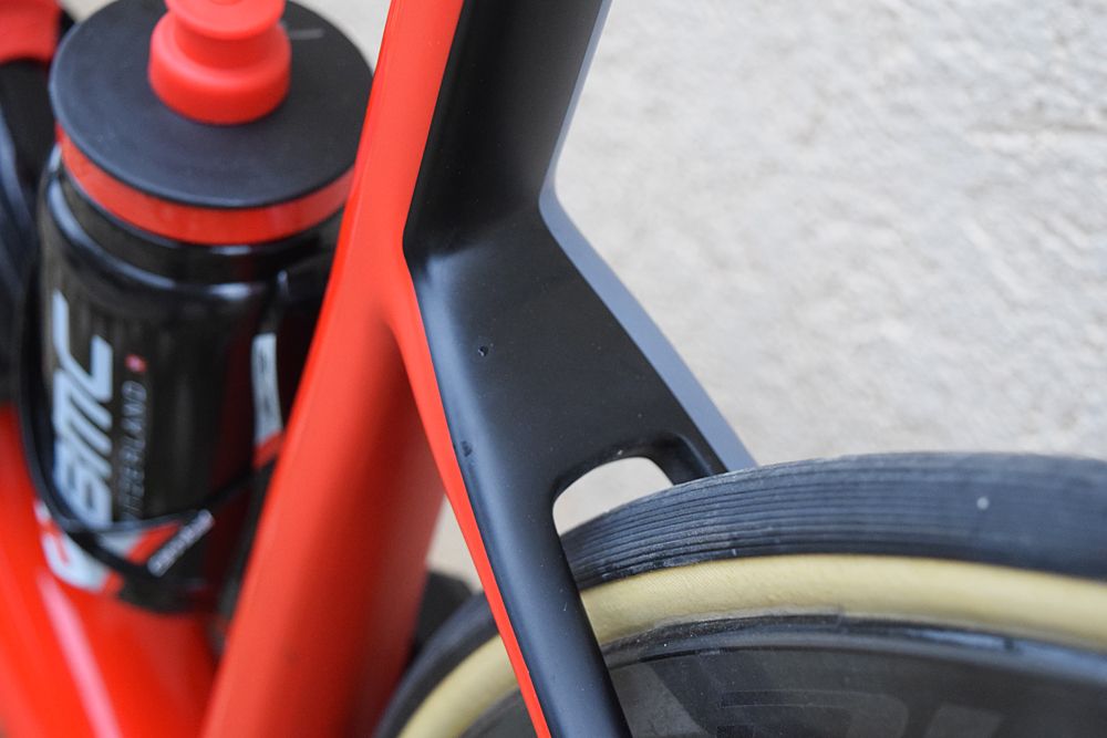 Disc brakes result in neater looking seat stays
