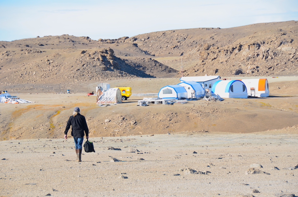 Путешествие на марс. Остров Девон Марс. Джон Марс. Mars. Red Mars.