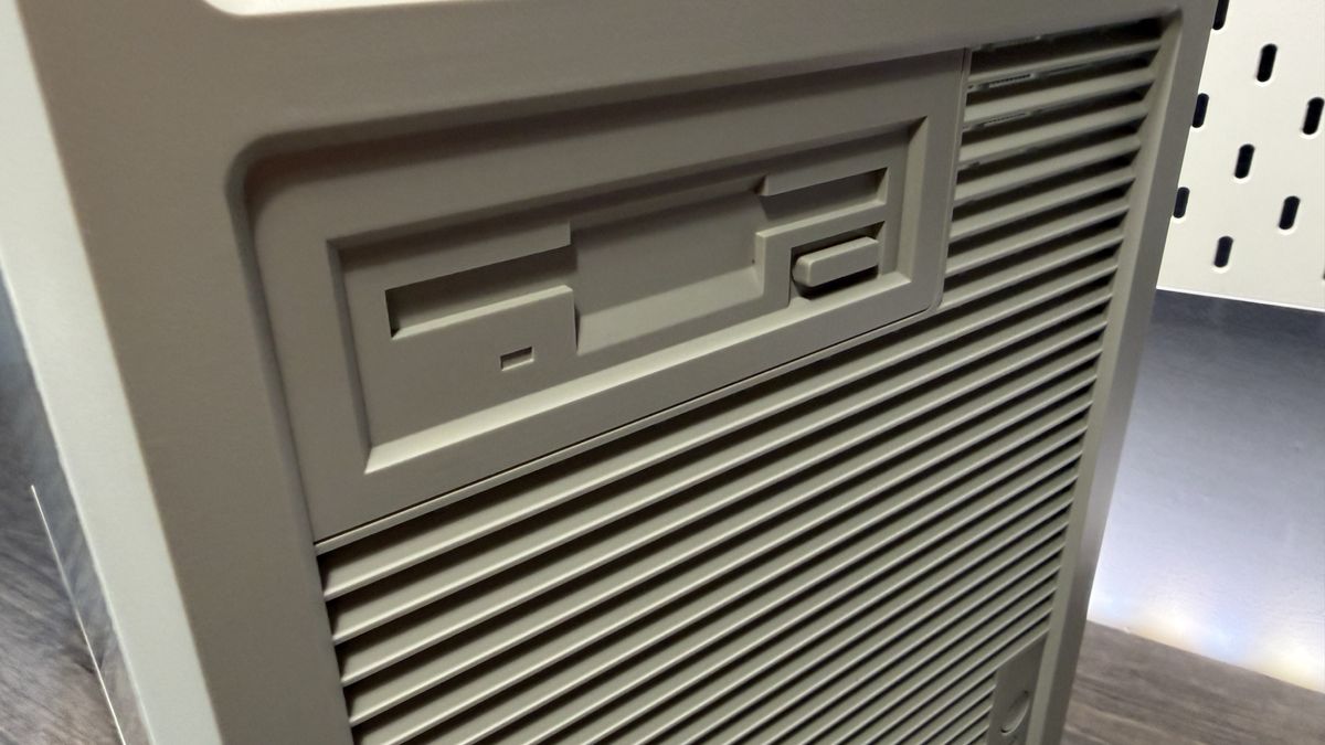 Thermaltake Retro case during a PC build.
