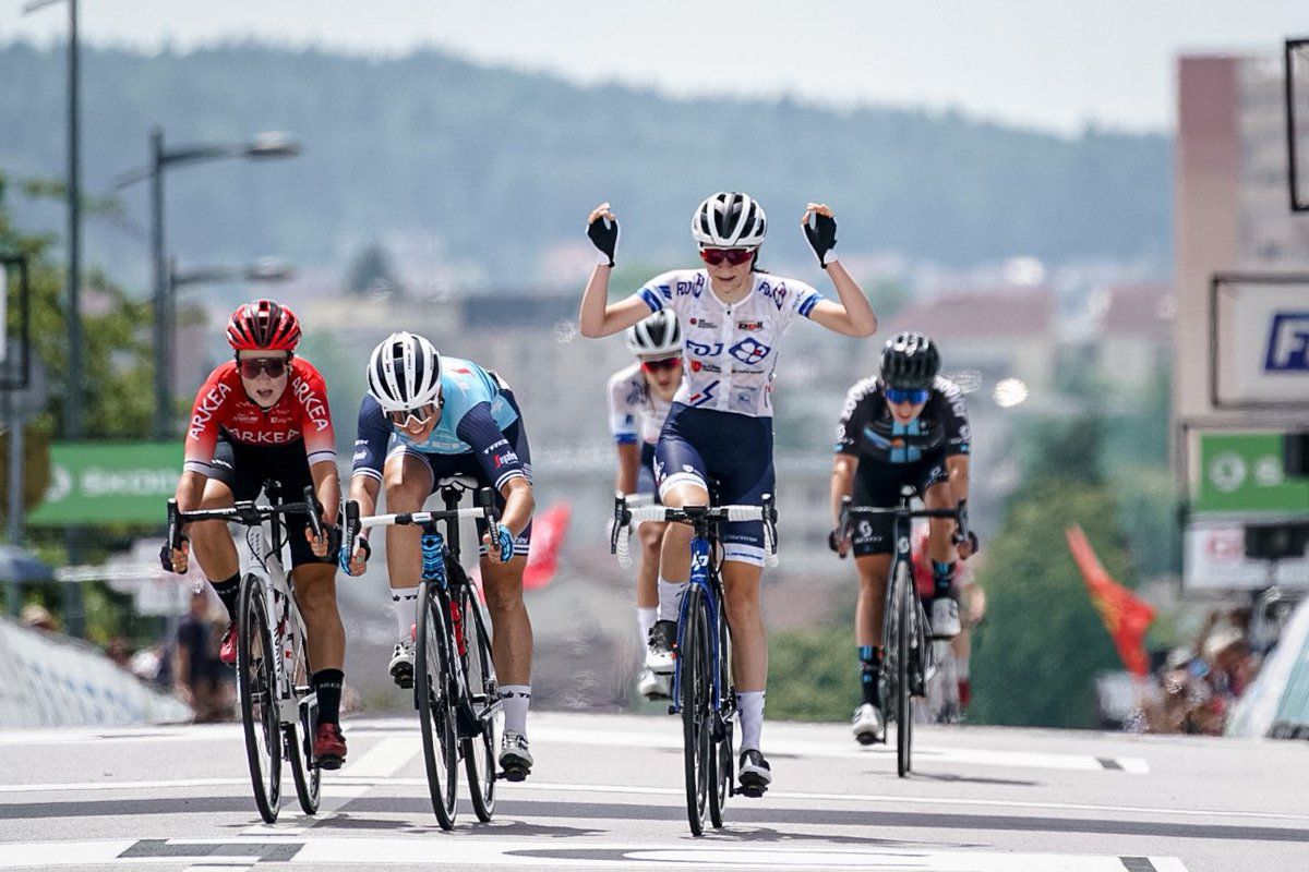 Evita Muzic wins the road race title at the French Championships