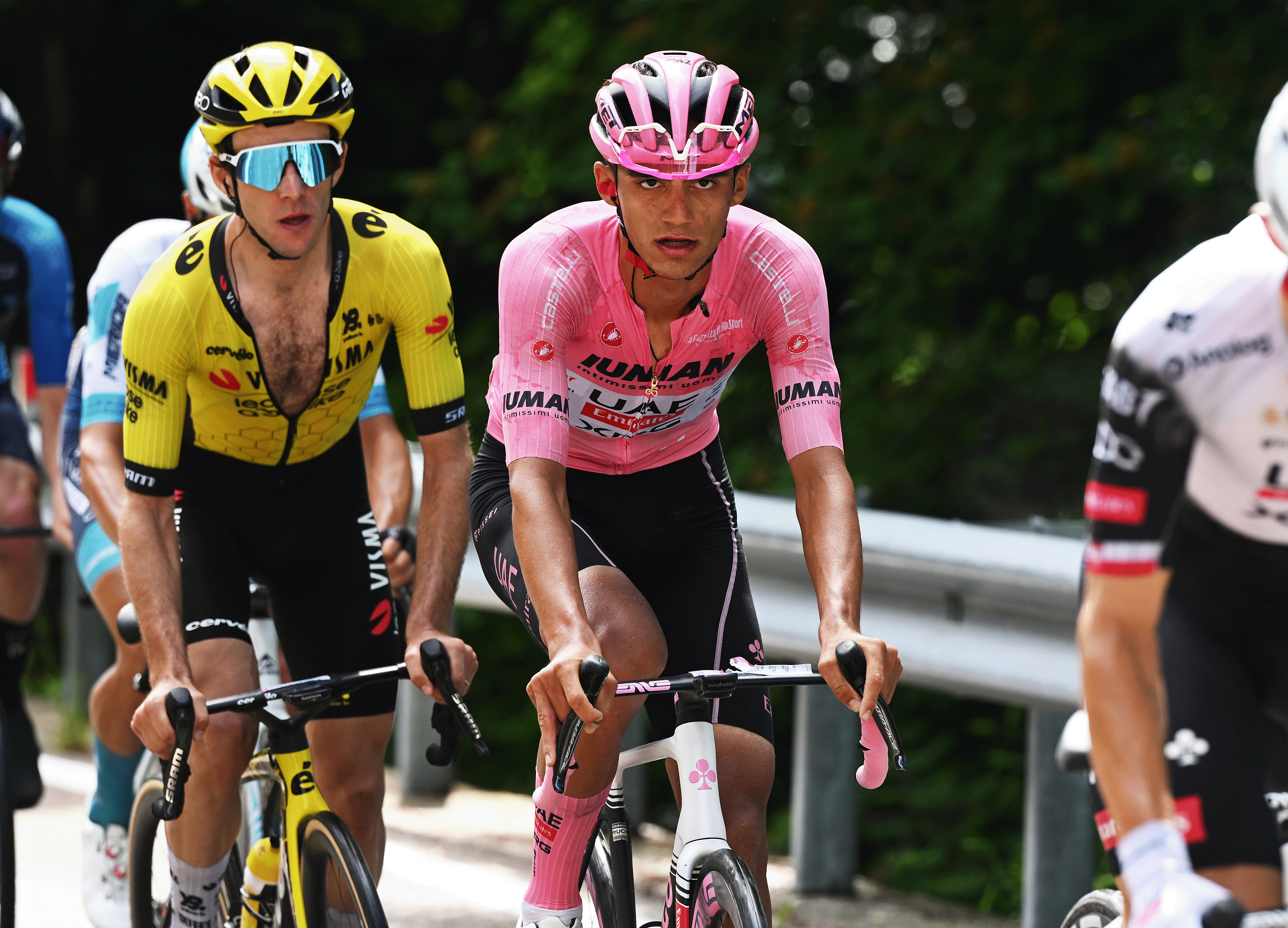 SAN VALENTINO, ITALY - MAY 27: Isaac Del Toro of Mexico and Team UAE Team Emirates - XRG - Pink Leader Jersey competes during the 108th Giro d'Italia 2025, Stage 16 a 203km stage from Piazzola sul Brenta to San Valentino (Brentonico) 1316m / #UCIWT / on May 27, 2025 in San Valentino, Italy. (Photo by Dario Belingheri/Getty Images)