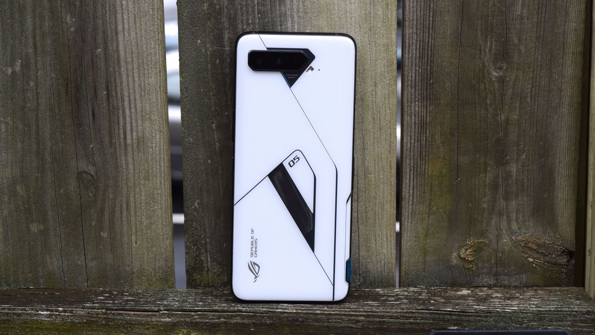 スマートフォン本体 ROG Phone 5 Ultimate ROG Phone 5 (RAM 12GBモデル)｜価格比較・最新情報 - 価格.com