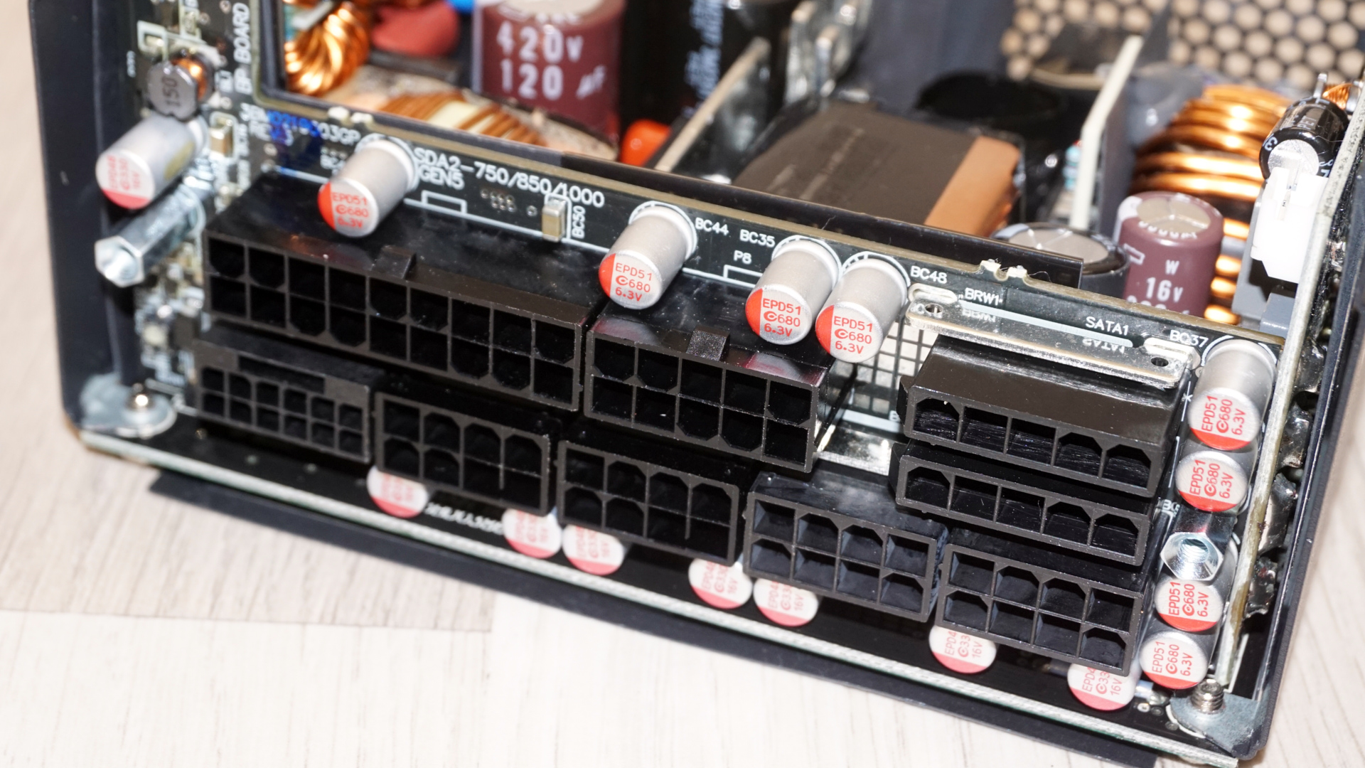 Acer Predator GX850 SFX