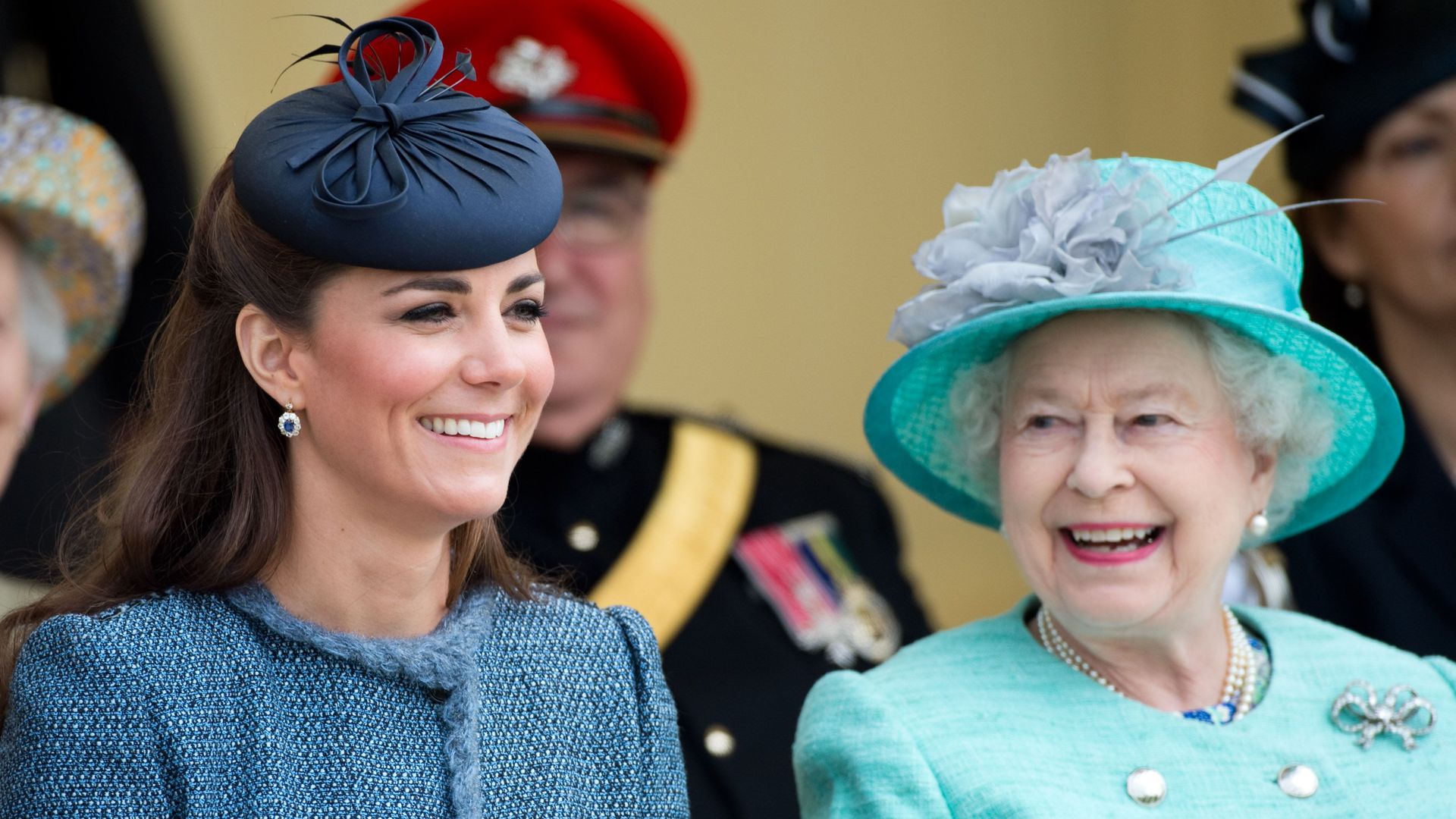 nottingham june 13 queen elizabeth ll and catherine, duchess of cambridge visit vernon park during a diamond jubilee visit to nottingham on june 13, 2012 in nottingham, england photo by anwar husseinwireimage