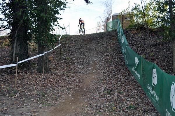 The final sting in the legs on the Louisville USGP circuit is this punchy ascent several hundred metres from the finish line.