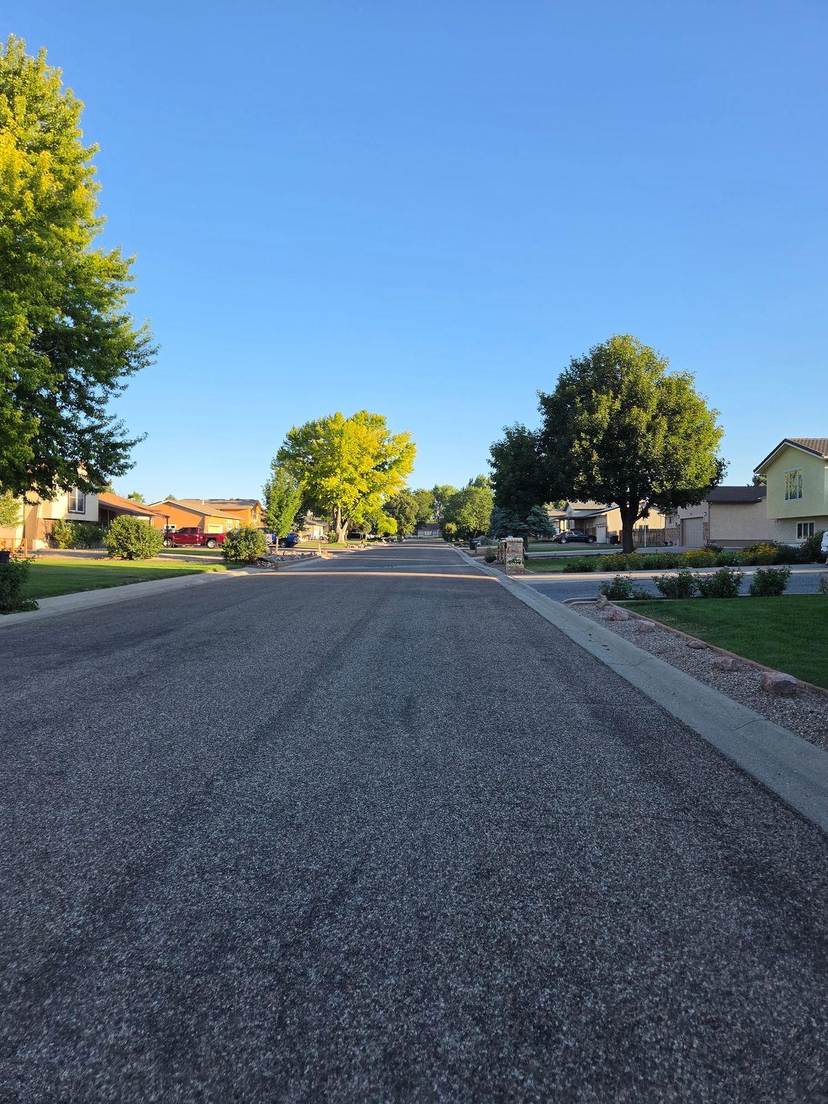 Photos of a sidewalk taken on the Samsung Galaxy S26