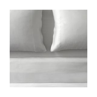 Minimal plain white bedding set