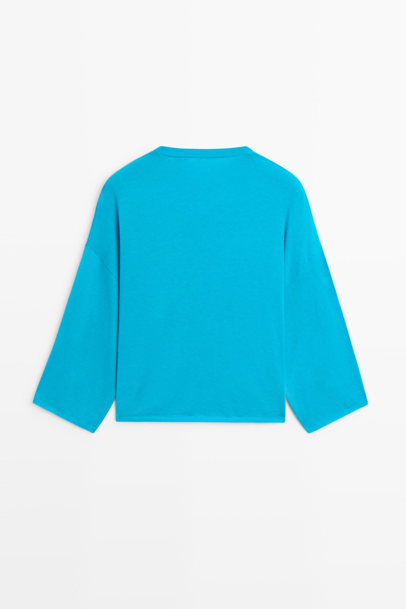 Round Neck Knit Sweater