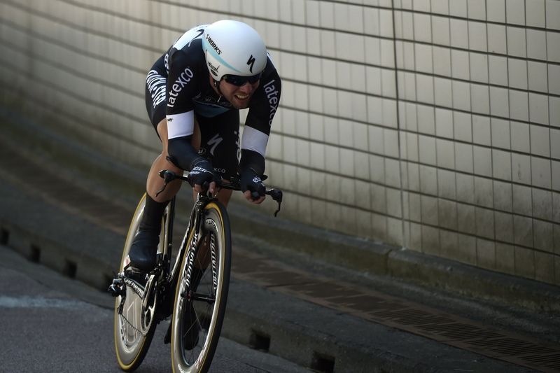 Mark Cavendish (Etixx-Quick Step) got through the stage safely