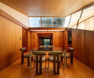 the perry estate by arthur erickson clad in timber and its low volume among wooded surrounds