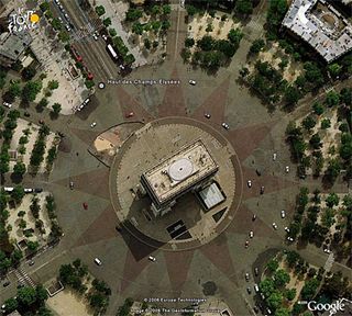 The final stage is a race through Paris that offers some eye candy for the Google Earth user. The racers pass famous sights such as the Champs-Elysees and the Arc de Triumphe.