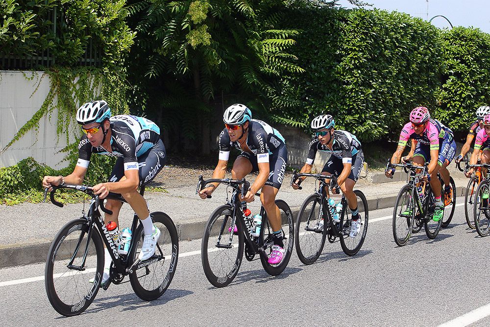 Etixx-QuickStep on the front.