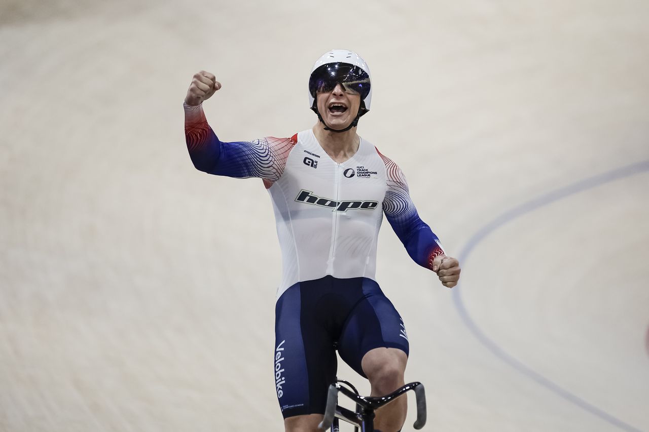 Matthew Richardson punches the air at the UCI Track Champions League 2024