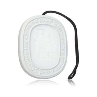 Diptyque Baies Scented Oval, white with black rope