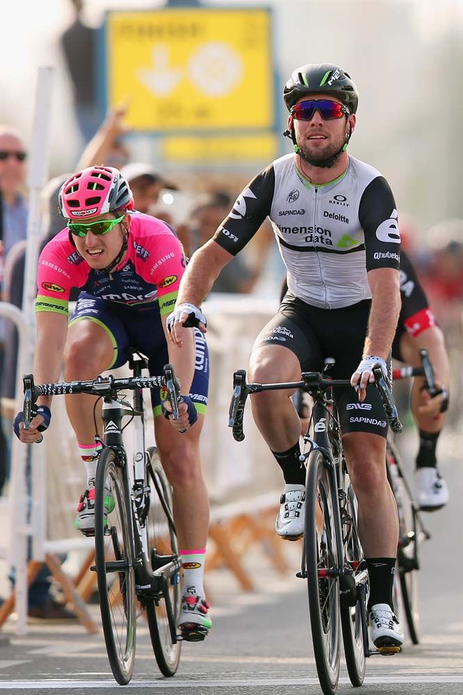 Mark Cavendish (Dimension Data) beat Sacha Modolo (Lampre-Merida)