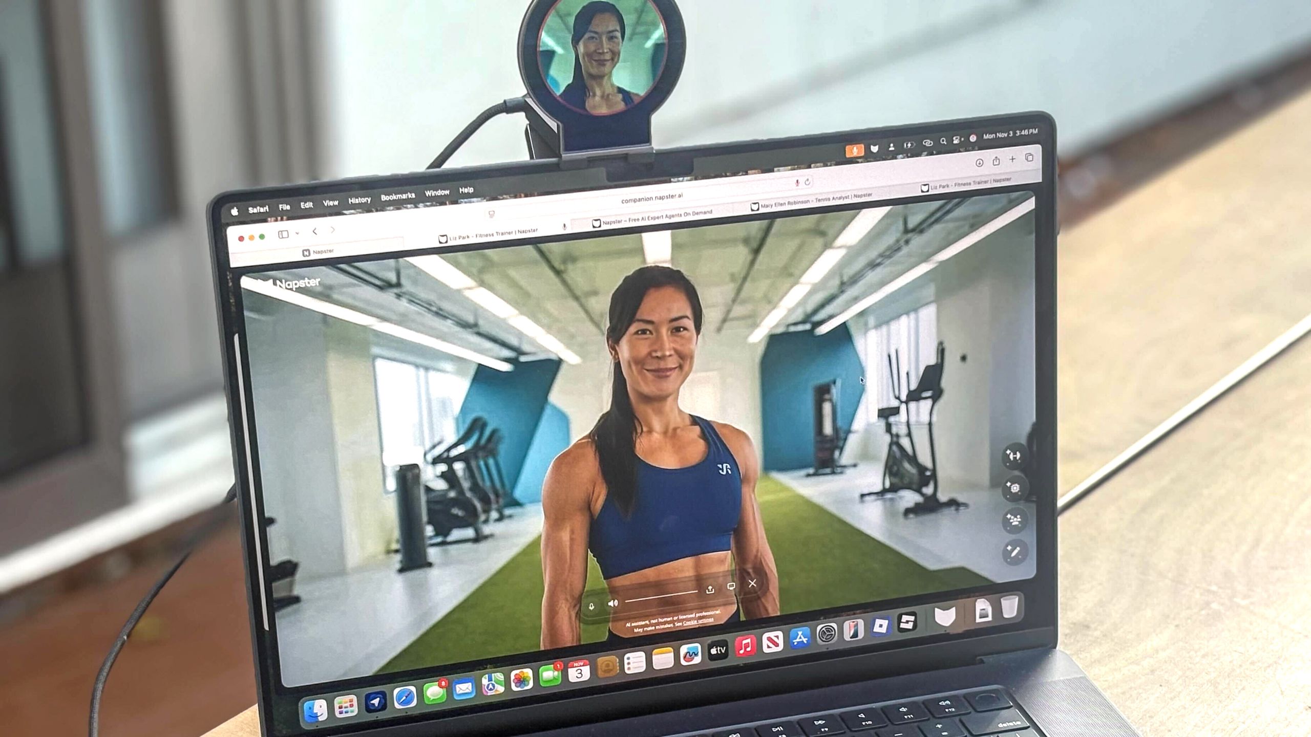 من به تازگی دستیار هوش مصنوعی هولوگرافیک Napster را آزمایش کردم – این چیزی است که کار کرد (و چه چیزی ناموفق بود)