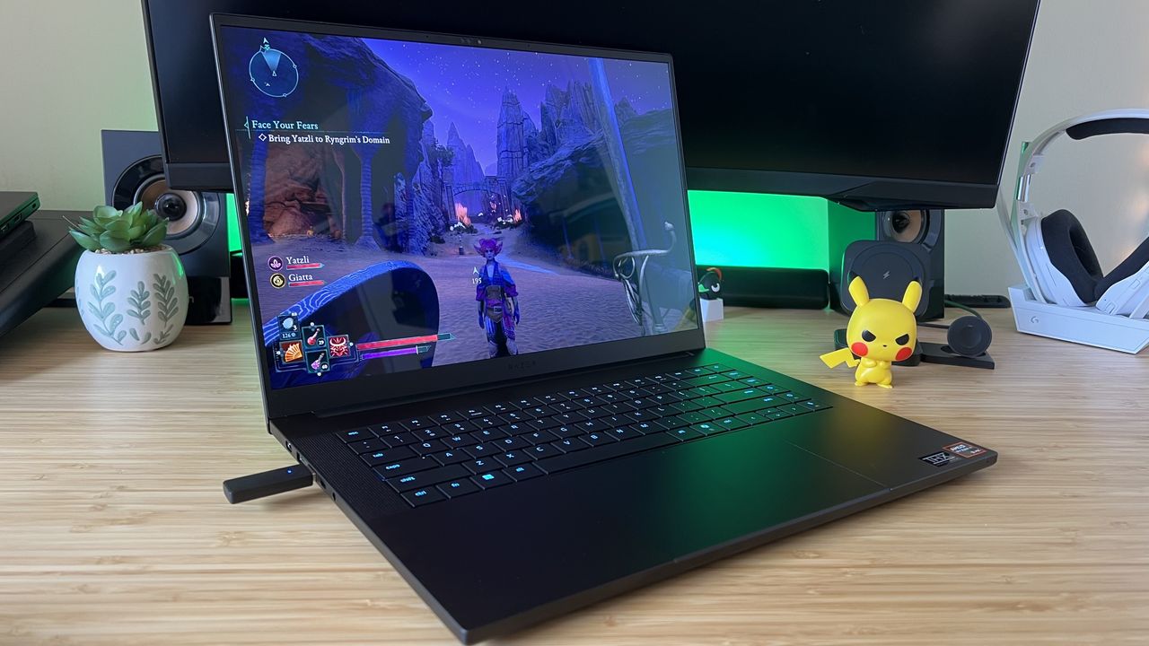 Razer Blade 16 gaming laptop running Avowed on battery power