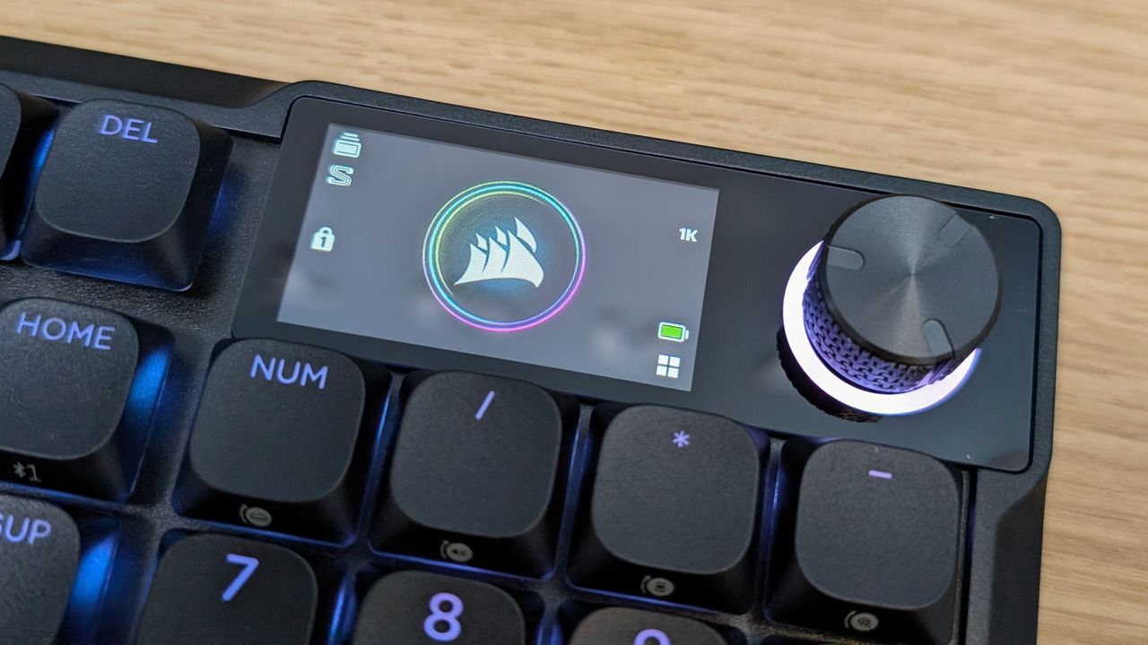 Corsair Vanguard Air 99 Wireless screen close up.