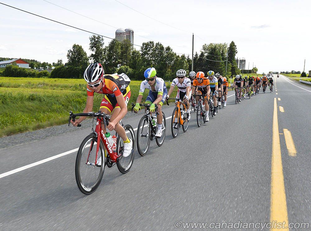 Jordan Cheyne (Ride with Rendall p/b Biemme) drives the chase