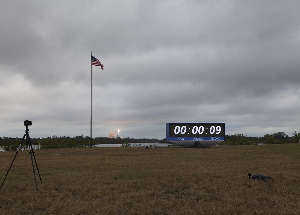 In Photos: SpaceX's 1st Launch From NASA's Historic Pad 39A | Space