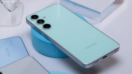 Samsung Galaxy S24 FE mint