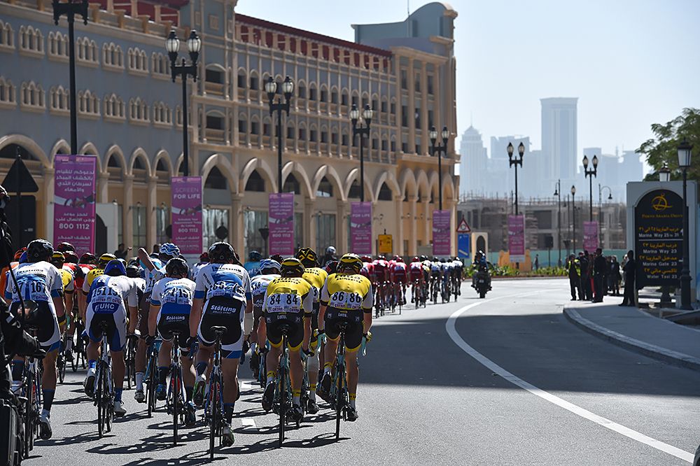 The peloton stretched out at Tour of Qatar