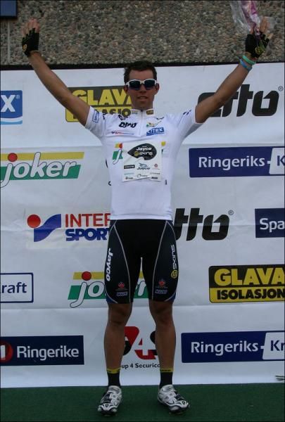 Michael Matthews (Jayco-Skins) remains on top of the best young rider standings.