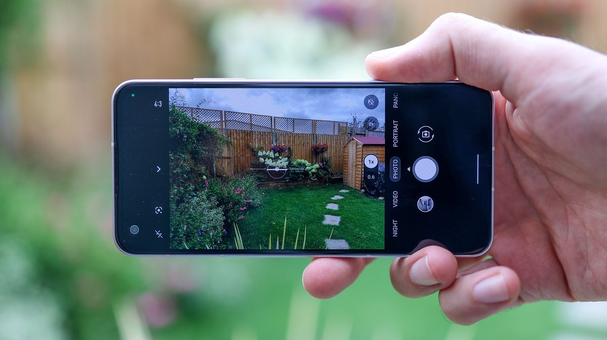 A photo of the Asus Zenfone 9