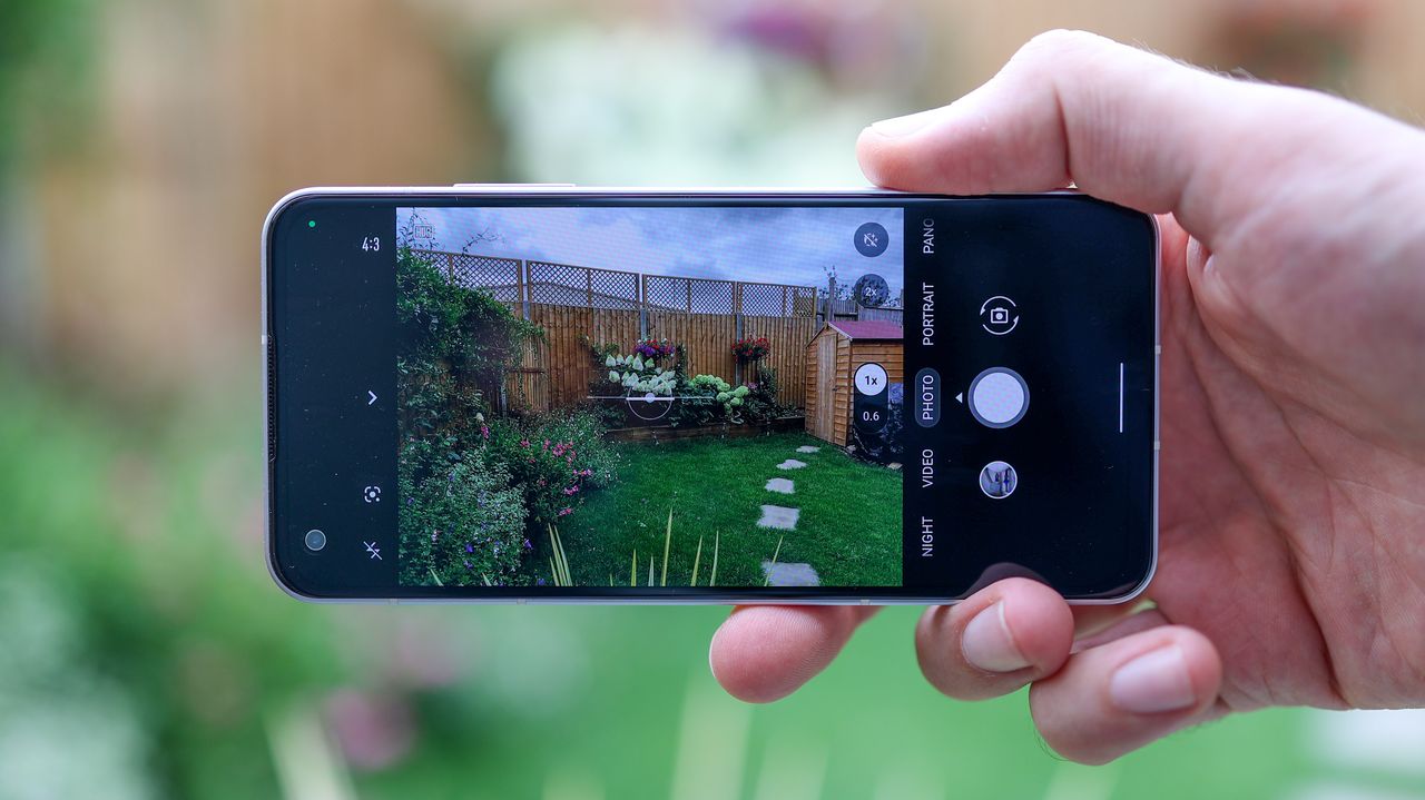 A photo of the Asus Zenfone 9